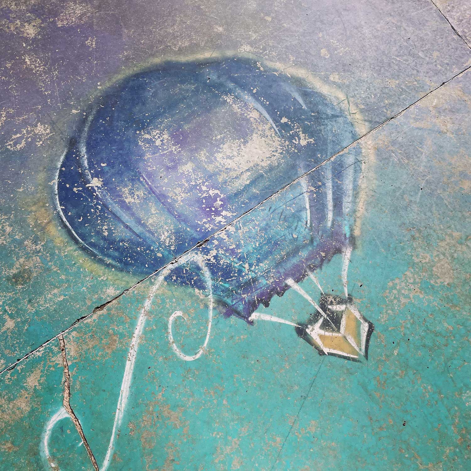Chalk art of a hot air balloon.